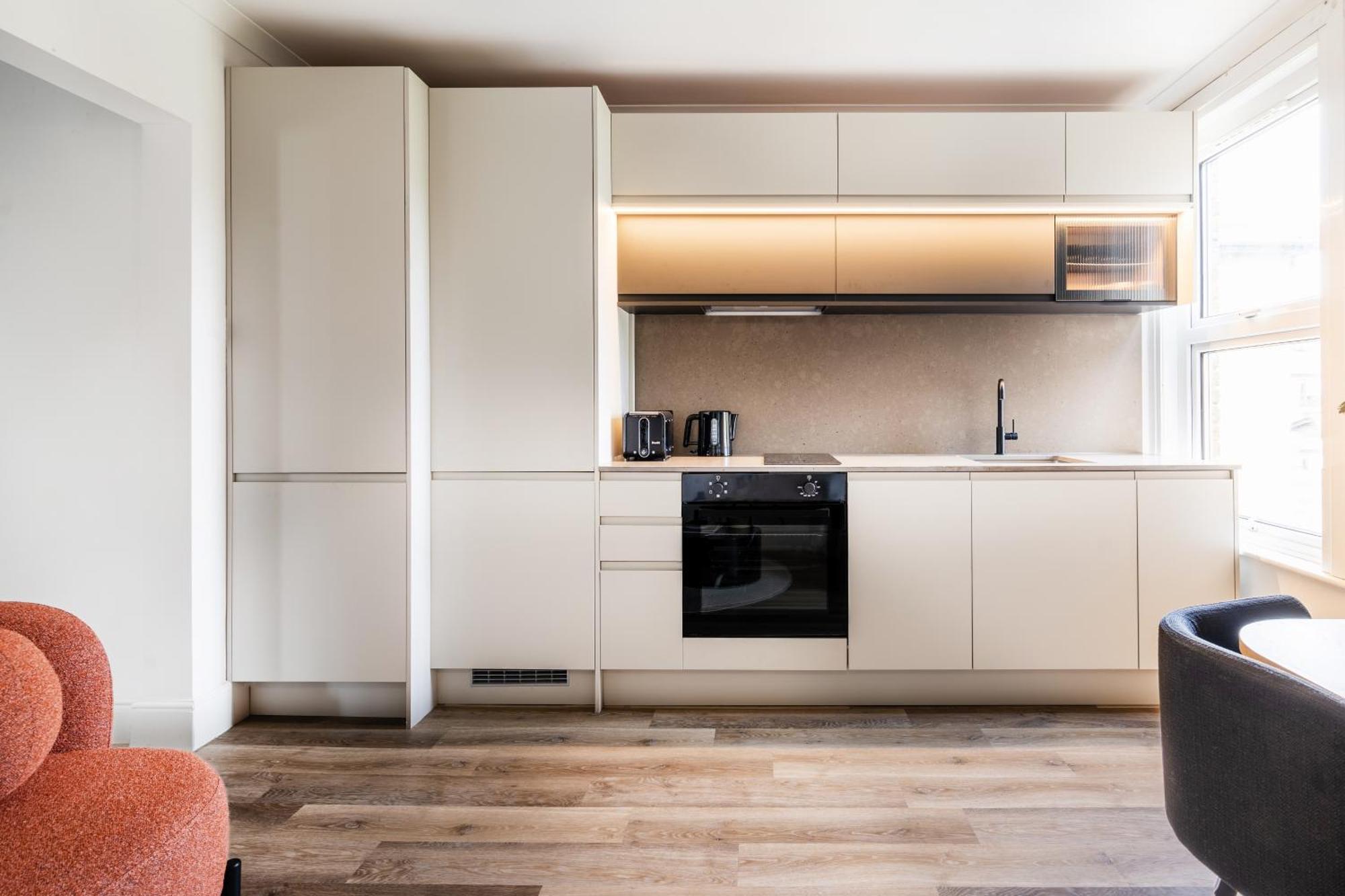 Newly Designed, 2Br Apt, 5Min From Northwood London Tube Station, Nato Hq, Ideal For Wembley, Warner Studio, Contractors Exterior foto